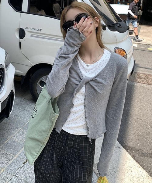 Lis ardent（リスアルダン）の「2点セットアップ/花柄タンクトップ＆カーディガン　春服タンク付きメローステッチトップス２点セット（セットアップ・レディース・ネイビー/グレー・M）」の4枚目の写真