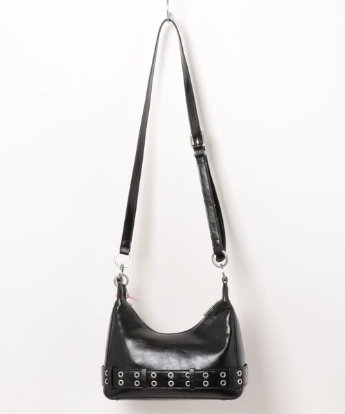 Desigual（デシグアル）の「猫チャーム付き チェーンディテール ブラックショルダーバッグ（ショルダーバッグ・レディース・ブラック・FREE）」の6枚目の写真