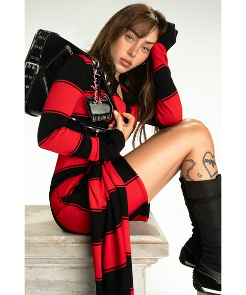 Desigual（デシグアル）の「猫チャーム付き チェーンディテール ブラックショルダーバッグ（ショルダーバッグ・レディース・ブラック・FREE）」の5枚目の写真