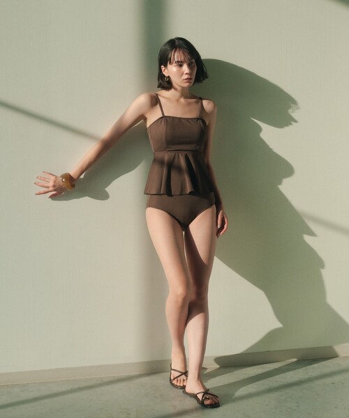 green label relaxing(グリーンレーベルリラクシング)の「ジョーゼット風 ペプラムビスチェ&ショーツ スイムウェア / 水着(水着・レディース・ブラック/ダークブラウン・FREE)」の2枚目の写真