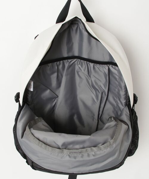 THE NORTH FACE(ザノースフェイス)の「ザ・ノースフェイス / リープ20 NM62611(ユニセックス)(バックパック/リュック・メンズ・ブラック系その他/ホワイト系その他・ONE SIZE)」の5枚目の写真