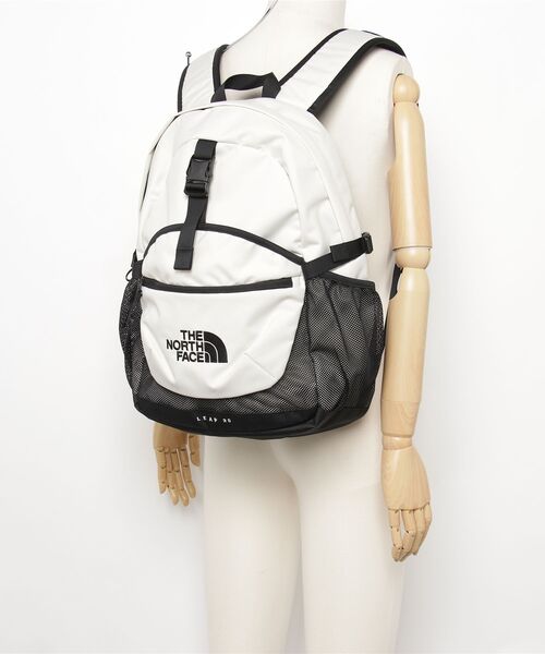 THE NORTH FACE(ザノースフェイス)の「ザ・ノースフェイス / リープ20 NM62611(ユニセックス)(バックパック/リュック・メンズ・ブラック系その他/ホワイト系その他・ONE SIZE)」の6枚目の写真
