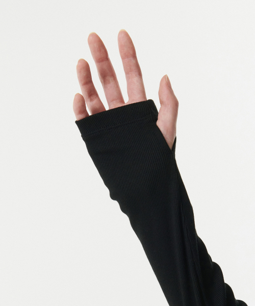 MUSINSA STANDARD WOMAN（ムシンサスタンダードウーマン）の「ウィメンズリブスリムフード付き長袖Tシャツ[ブラック]（パーカー・レディース・その他・M/S/X-SMALL/L/XL）」の6枚目の写真