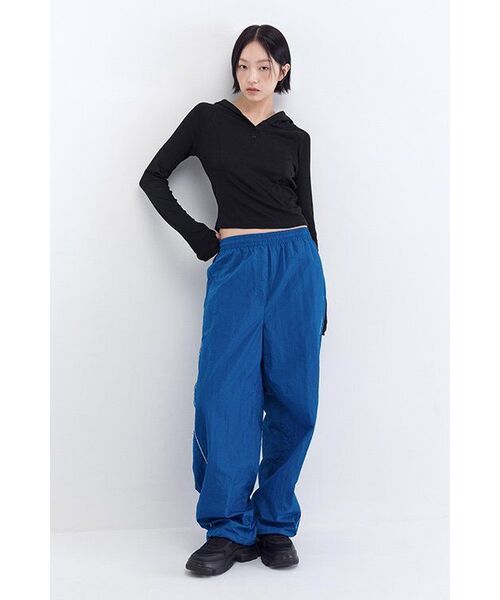 MUSINSA STANDARD WOMAN（ムシンサスタンダードウーマン）の「ウィメンズリブスリムフード付き長袖Tシャツ[ブラック]（パーカー・レディース・その他・M/S/X-SMALL/L/XL）」の11枚目の写真