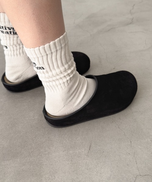 CANAL JEAN（キャナルジーン）の「El mar　スウェードスリッポン（スリッポン・レディース・ベージュ/ブラック・24.5/24/23.5）」の10枚目の写真