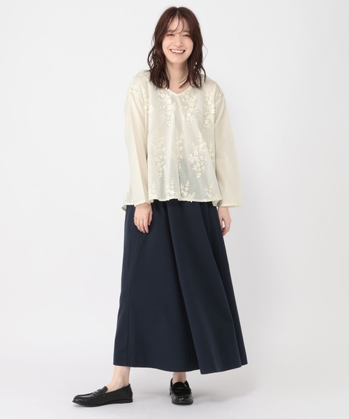 studio CLIP（スタディオクリップ）の「3DレースVネックブラウス（シャツ/ブラウス・レディース・オフホワイト/ラベンダー/チャコール・FREE）」の11枚目の写真