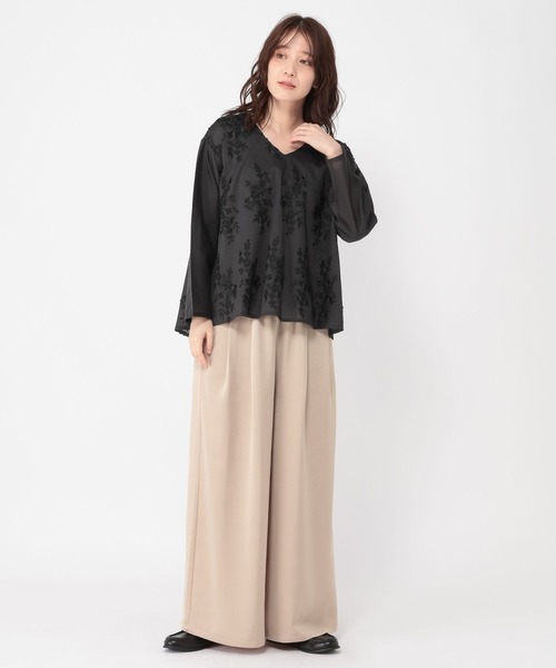 studio CLIP（スタディオクリップ）の「3DレースVネックブラウス（シャツ/ブラウス・レディース・オフホワイト/ラベンダー/チャコール・FREE）」の15枚目の写真