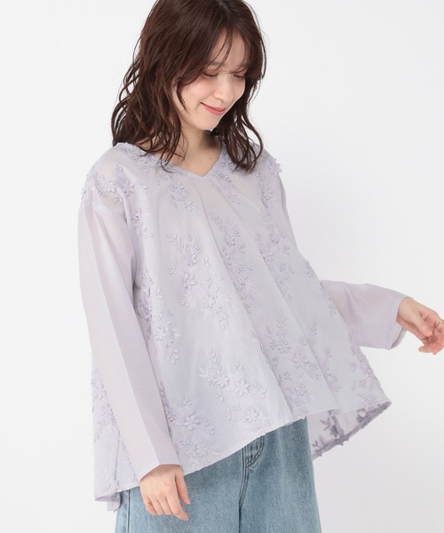 studio CLIP（スタディオクリップ）の「3DレースVネックブラウス（シャツ/ブラウス・レディース・オフホワイト/ラベンダー/チャコール・FREE）」の17枚目の写真