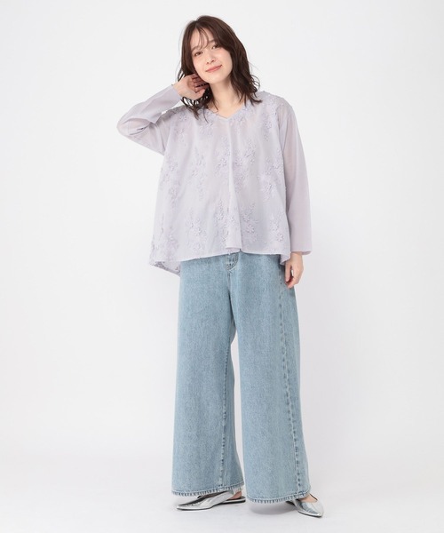 studio CLIP（スタディオクリップ）の「3DレースVネックブラウス（シャツ/ブラウス・レディース・オフホワイト/ラベンダー/チャコール・FREE）」の18枚目の写真