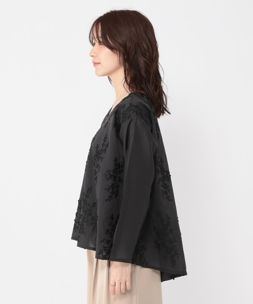 studio CLIP（スタディオクリップ）の「3DレースVネックブラウス（シャツ/ブラウス・レディース・オフホワイト/ラベンダー/チャコール・FREE）」の21枚目の写真