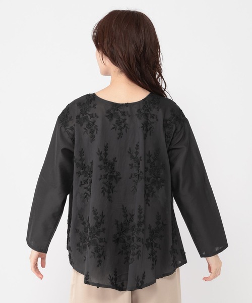 studio CLIP（スタディオクリップ）の「3DレースVネックブラウス（シャツ/ブラウス・レディース・オフホワイト/ラベンダー/チャコール・FREE）」の22枚目の写真