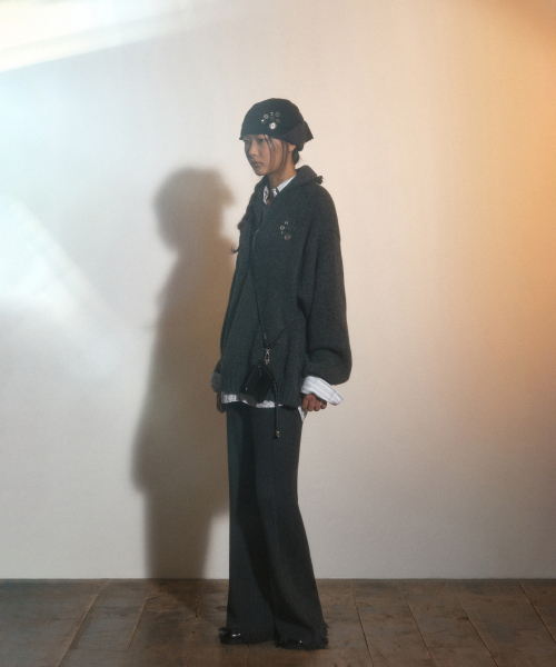 PORTERNA（ポルテナ）の「BUTTON HALF PULL-OVER SWEATER-CHARCOAL（ニット/セーター・レディース・その他・OS）」の3枚目の写真