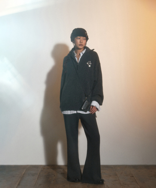 PORTERNA（ポルテナ）の「BUTTON HALF PULL-OVER SWEATER-CHARCOAL（ニット/セーター・レディース・その他・OS）」の5枚目の写真