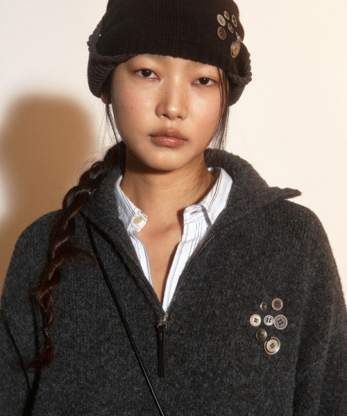 PORTERNA（ポルテナ）の「BUTTON HALF PULL-OVER SWEATER-CHARCOAL（ニット/セーター・レディース・その他・OS）」の6枚目の写真
