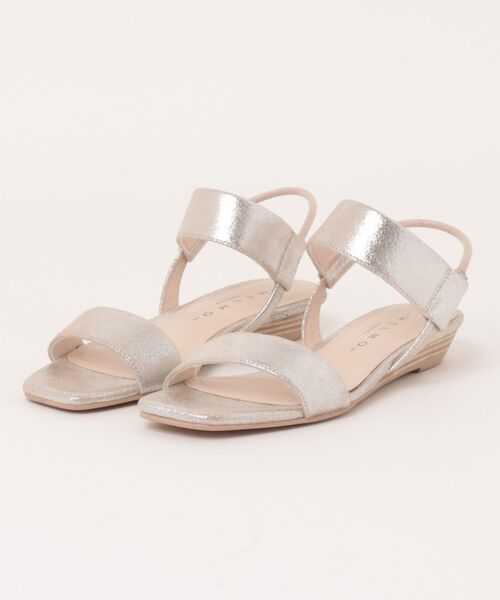MELMO(メルモ)の「アンクルストラップフラットサンダル(サンダル・レディース・プラチナム/ベージュ/ブラック・M(23.5cm)/L(24.5cm)/S(22.5cm))」の3枚目の写真