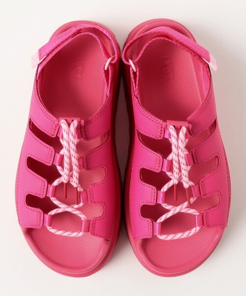 UGG（アグ）の「UGG(R) / Golden Glow Toggle（サンダル・レディース・ブラック/レッド系その他3・7/6/5/8）」の5枚目の写真