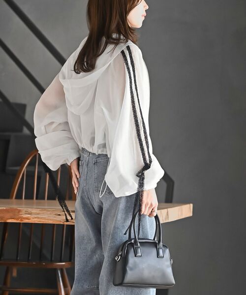 rps（アールピーエス）の「レースリボントラックフードシアージャケット（ブルゾン・レディース・オフホワイト/ブラック・フリー）」の6枚目の写真