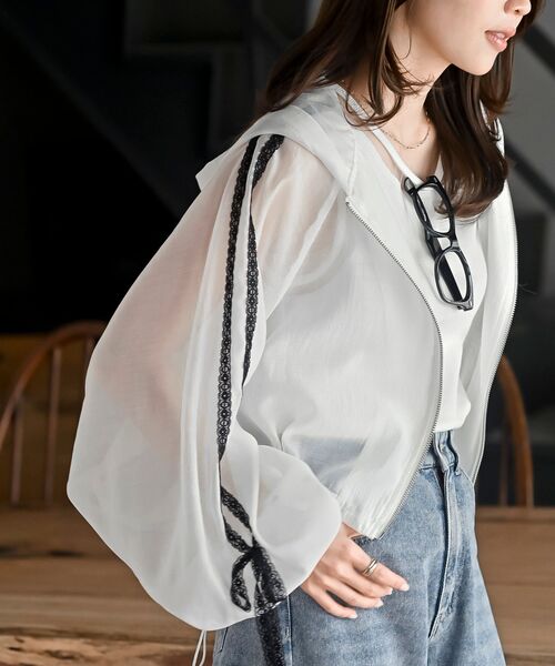 rps（アールピーエス）の「レースリボントラックフードシアージャケット（ブルゾン・レディース・オフホワイト/ブラック・フリー）」の10枚目の写真