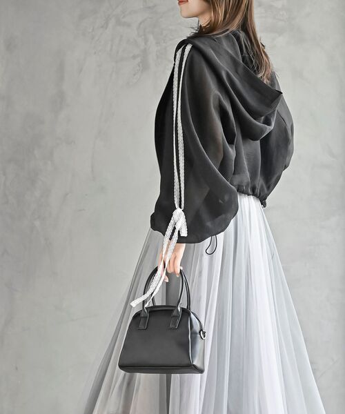 rps（アールピーエス）の「レースリボントラックフードシアージャケット（ブルゾン・レディース・オフホワイト/ブラック・フリー）」の14枚目の写真