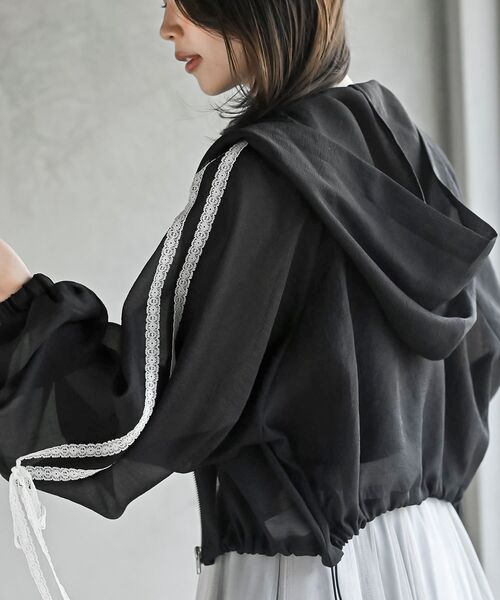 rps（アールピーエス）の「レースリボントラックフードシアージャケット（ブルゾン・レディース・オフホワイト/ブラック・フリー）」の16枚目の写真