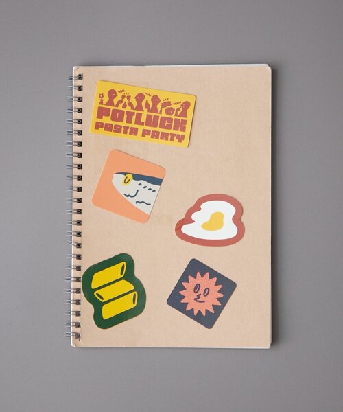 BIRTHDAY BAR（バースデイバー）の「【クリエイター「FLINT MASON」× BIRTHDAY BAR 初コラボ！】POTLUCK PASTA PARTY ステッカーセット（ステッカー/テープ・レディース・オレンジ/グリーン・0）」の5枚目の写真