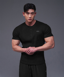 BORN TO WIN（ボーントゥウィン）の「B PENDANT HENRY NECK MUSCLE FIT T-SHIRTS [BLACK]（Tシャツ/カットソー）」