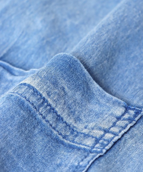Jines(ジネス)の「デニム風加工シャツ(シャツ/ブラウス・レディース・インディゴブルー/ライトブルー・38)」の13枚目の写真