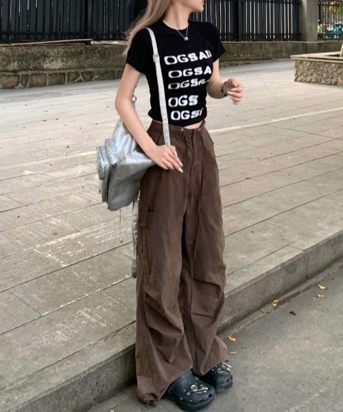 lilful(リルフル)の「【26年春夏新作】ぼかしロゴプリント 半袖Tシャツ(Tシャツ/カットソー・レディース・ブラック/グレー・M/S)」の22枚目の写真