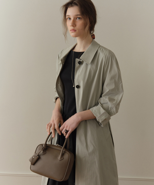 FOR YOUR EYES ONLY(フォー ユア アイズ オンリー)の「Lehe Shirring Trench Coat (Ash Mint)(トレンチコート・レディース・ライトアッシュグレー・FREE)」の2枚目の写真