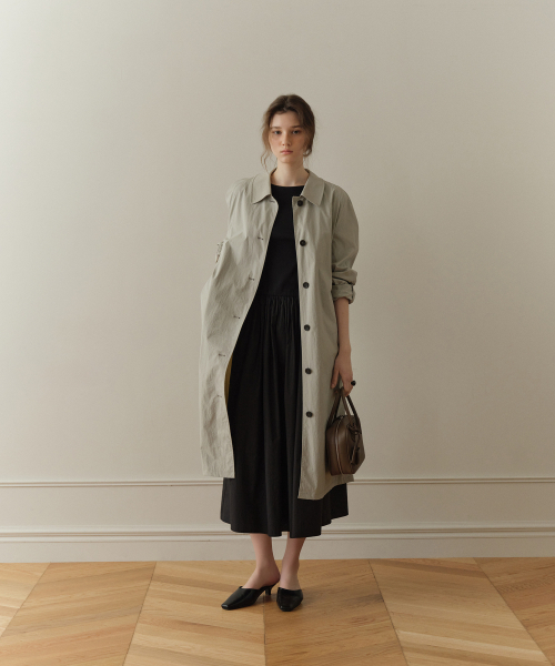 FOR YOUR EYES ONLY(フォー ユア アイズ オンリー)の「Lehe Shirring Trench Coat (Ash Mint)(トレンチコート・レディース・ライトアッシュグレー・FREE)」の5枚目の写真