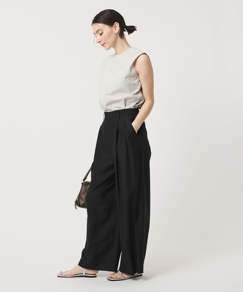 BEAUTY&YOUTH UNITED ARROWS(ビューティーアンドユースユナイテッドアローズ)の「セルロースナイロン ツイル タック ワイドパンツ ウォッシャブル(その他パンツ・レディース・ダークブラウン/ブラック/ベージュ・XS/M/S)」の9枚目の写真