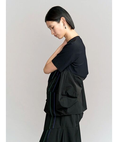 UN3D.(アンスリード)の「SIDE LINE TUCK T SHIRT / サイドラインタックTシャツ(Tシャツ/カットソー・レディース・ホワイト/ブラック・36/38)」の5枚目の写真