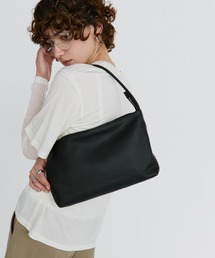 real leather flat one-shoulder bag / リアルレザーフラットワンショルダーバッグ