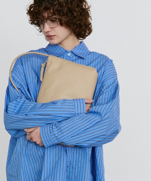 arholiday.standard(エーアールホリデースタンダード)の「real leather flat one-shoulder bag / リアルレザーフラットワンショルダーバッグ(ショルダーバッグ・レディース・ベージュ/ブラック・FREE)」の15枚目の写真