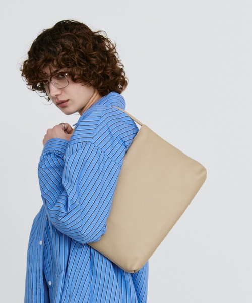 arholiday.standard(エーアールホリデースタンダード)の「real leather flat one-shoulder bag / リアルレザーフラットワンショルダーバッグ(ショルダーバッグ・レディース・ベージュ/ブラック・FREE)」の17枚目の写真