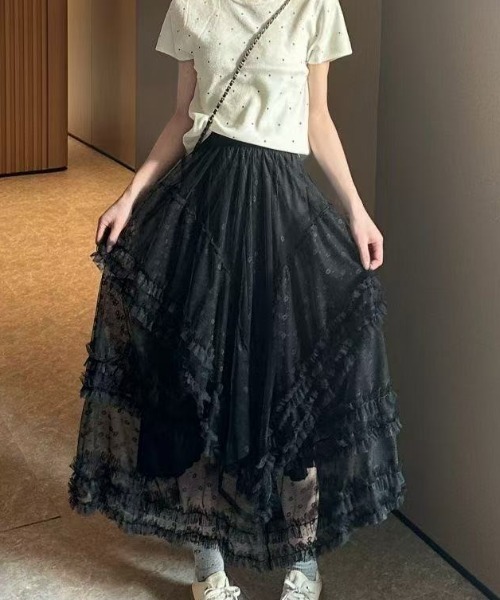 Mejoul(メジュール)の「シンメトリーデザイン レースティアードロングスカート(スカート・レディース・ブラック/ホワイト・F)」の2枚目の写真