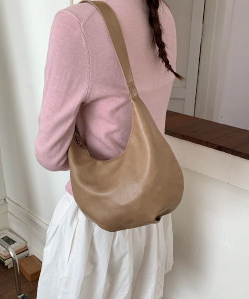 Teem Store(チームストア)の「フェイクレザー コンパクトショルダーバッグ(ショルダーバッグ・レディース・ブラック/モカ/ピンク/ホワイト・F)」の10枚目の写真