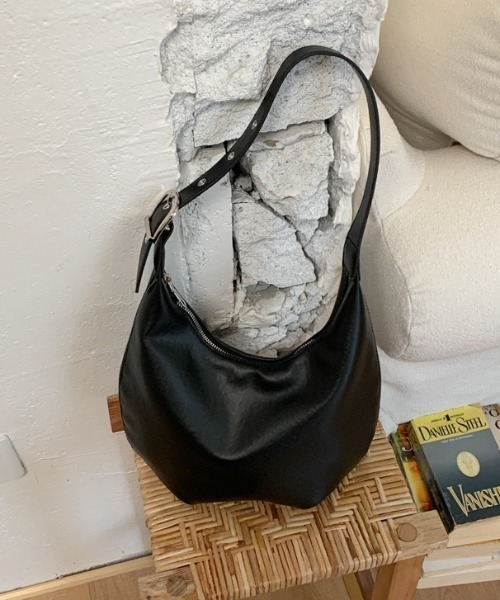 Teem Store(チームストア)の「フェイクレザー コンパクトショルダーバッグ(ショルダーバッグ・レディース・ブラック/モカ/ピンク/ホワイト・F)」の13枚目の写真