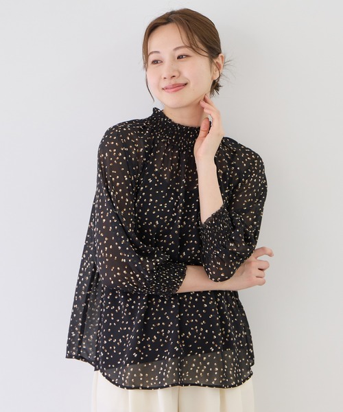 Jayro(ジャイロ)の「シャーリングブラウス(シャツ/ブラウス・レディース・ホワイト系その他5/ブラック系その他/グレー/ブラウン系その他3・M)」の5枚目の写真