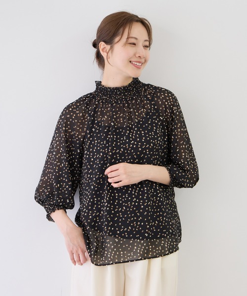 Jayro(ジャイロ)の「シャーリングブラウス(シャツ/ブラウス・レディース・ホワイト系その他5/ブラック系その他/グレー/ブラウン系その他3・M)」の6枚目の写真