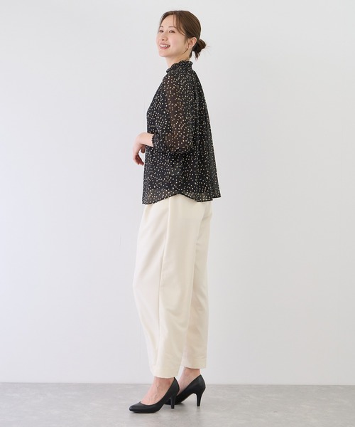 Jayro(ジャイロ)の「シャーリングブラウス(シャツ/ブラウス・レディース・ホワイト系その他5/ブラック系その他/グレー/ブラウン系その他3・M)」の10枚目の写真