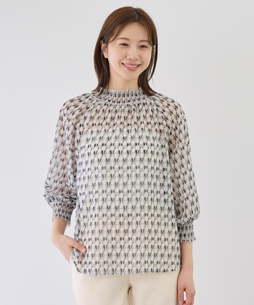 Jayro(ジャイロ)の「シャーリングブラウス(シャツ/ブラウス・レディース・ホワイト系その他5/ブラック系その他/グレー/ブラウン系その他3・M)」の12枚目の写真