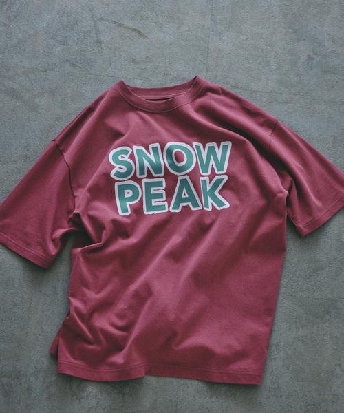 Snow Peak（スノーピーク）の「SNOW PEAK / スノーピーク 別注 マルチカラーロゴ プリントTシャツ（Tシャツ/カットソー・メンズ・チャコールグレー/ホワイト/ピンク/オレンジ・SMALL/MEDIUM/LARGE）」の7枚目の写真