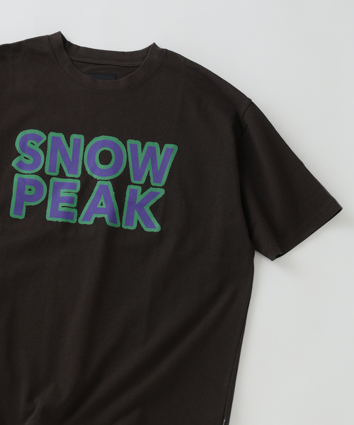 Snow Peak（スノーピーク）の「SNOW PEAK / スノーピーク 別注 マルチカラーロゴ プリントTシャツ（Tシャツ/カットソー・メンズ・チャコールグレー/ホワイト/ピンク/オレンジ・SMALL/MEDIUM/LARGE）」の13枚目の写真