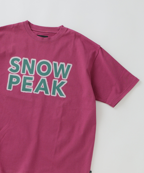Snow Peak（スノーピーク）の「SNOW PEAK / スノーピーク 別注 マルチカラーロゴ プリントTシャツ（Tシャツ/カットソー・メンズ・チャコールグレー/ホワイト/ピンク/オレンジ・SMALL/MEDIUM/LARGE）」の17枚目の写真