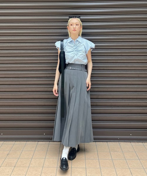 Ameri(アメリ)の「MEDI LOW BELT PLEATS SKIRT(スカート・レディース・グレー/スカイブルー・SMALL/MEDIUM)」の10枚目の写真