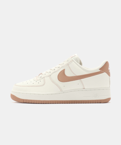 NIKE(ナイキ)の「NIKE W AIR FORCE 1 07 NA36 IQ9428-133(スニーカー・レディース・アイボリー・23cm/23.5cm/24cm/24.5cm/25cm)」の1枚目の写真