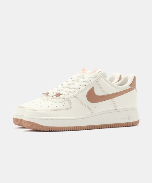 NIKE(ナイキ)の「NIKE W AIR FORCE 1 07 NA36 IQ9428-133(スニーカー・レディース・アイボリー・23cm/23.5cm/24cm/24.5cm/25cm)」の7枚目の写真