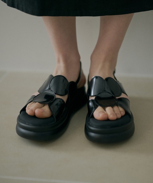LAULEN(ローレン)の「leather circle motif back strap sandal /レザーサークルモチーフバックストラップサンダル(サンダル・レディース・ブラック/アイボリー/シルバー・23cm/24.5cm)」の19枚目の写真