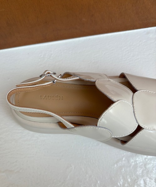 LAULEN(ローレン)の「leather circle motif back strap sandal /レザーサークルモチーフバックストラップサンダル(サンダル・レディース・ブラック/アイボリー/シルバー・23cm/24.5cm)」の5枚目の写真